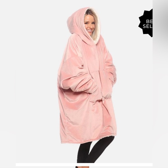The Comfy Dream Blanket Hoodie Original Wearable Sherpa Lined Pink One Size - Picture 2 of 4
